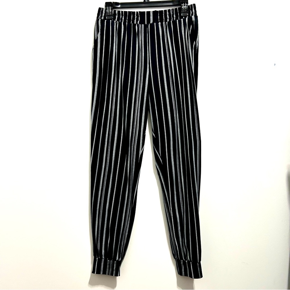 Shosho Womenโs Striped Black & White Pants
